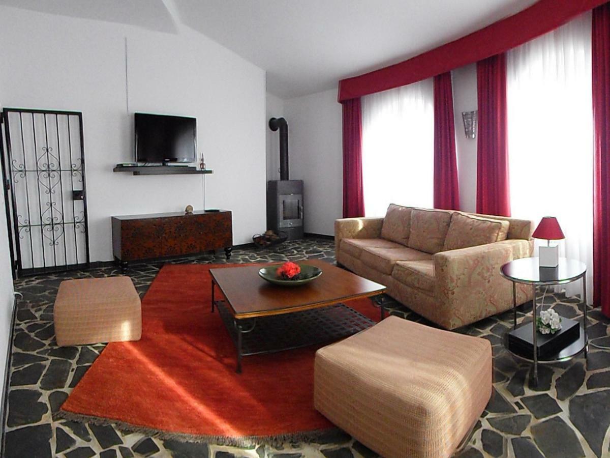 Villa Benavero Boutique Style Within Fenced Tropical Garden Калпе Екстериор снимка